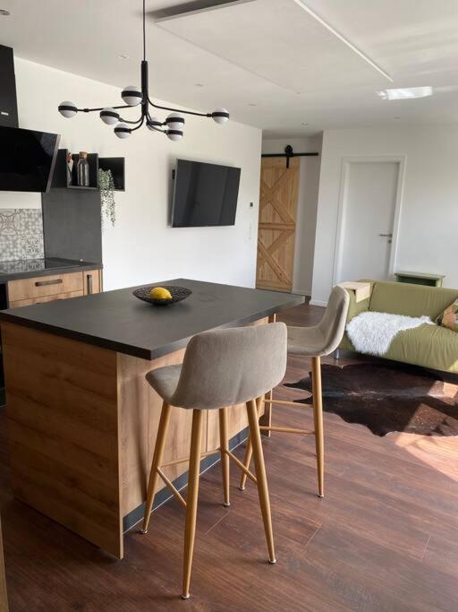 Gemuetliche Wohnung -Schwarzwald Neuweiler  Eksteriør billede